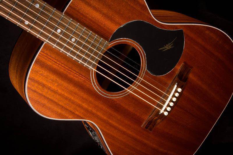 Maton M808