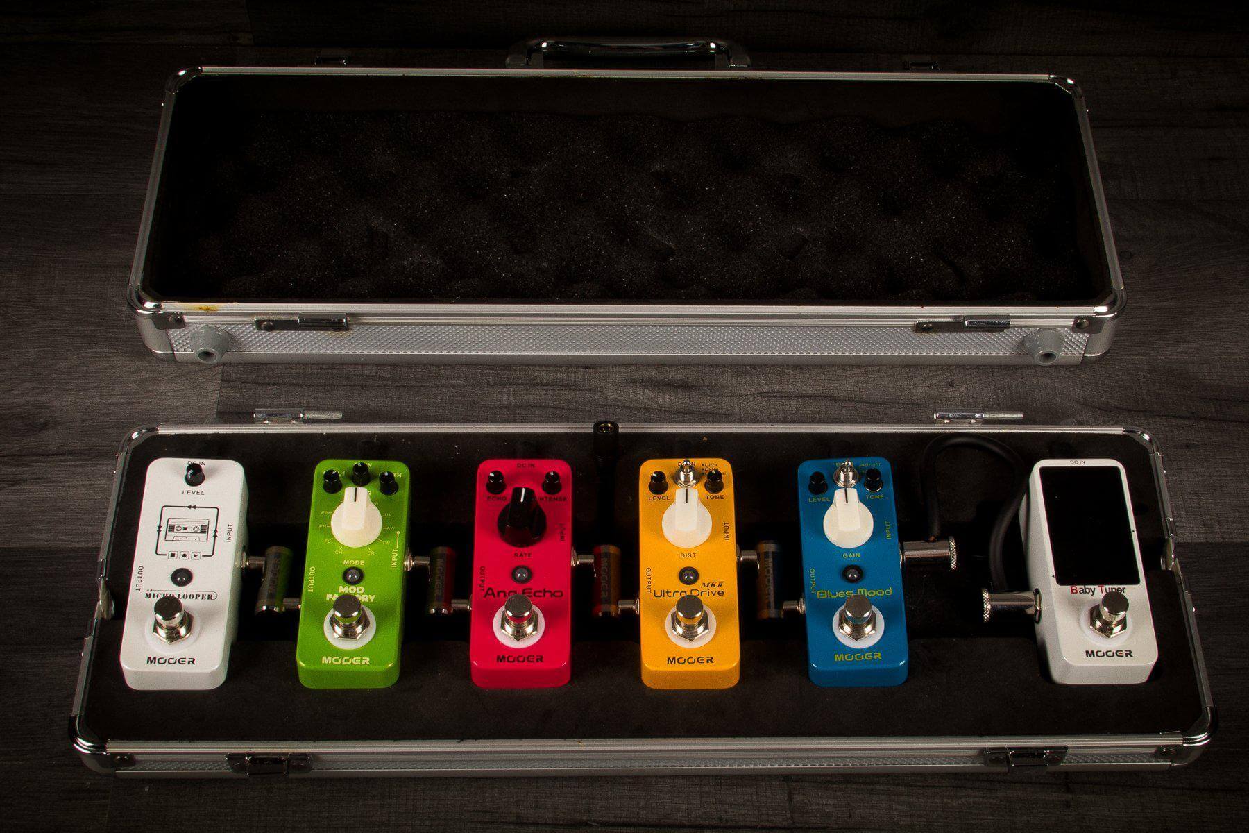 USED - Mooer Pedalboard with Pedals and Power Supply