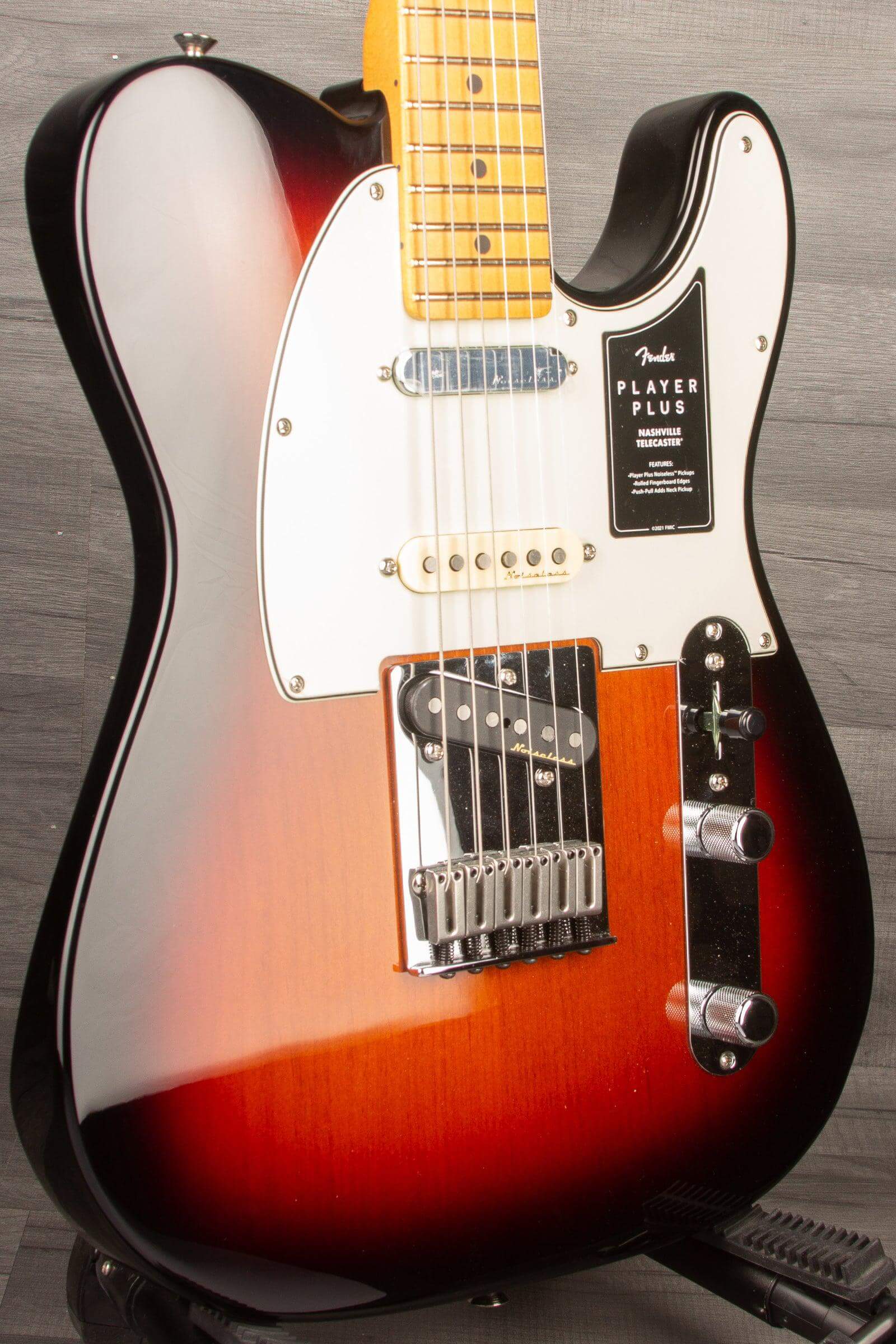 Fender Player Plus Nashville Telecaster MN - Three Tone Sunburst
