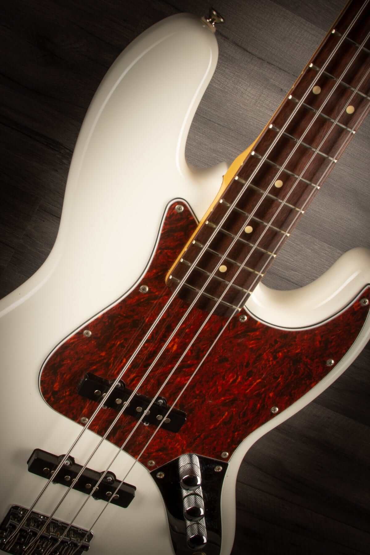 USED - Squier Classic Vibe Jazz Bass 60s Olympic White, inc hard case