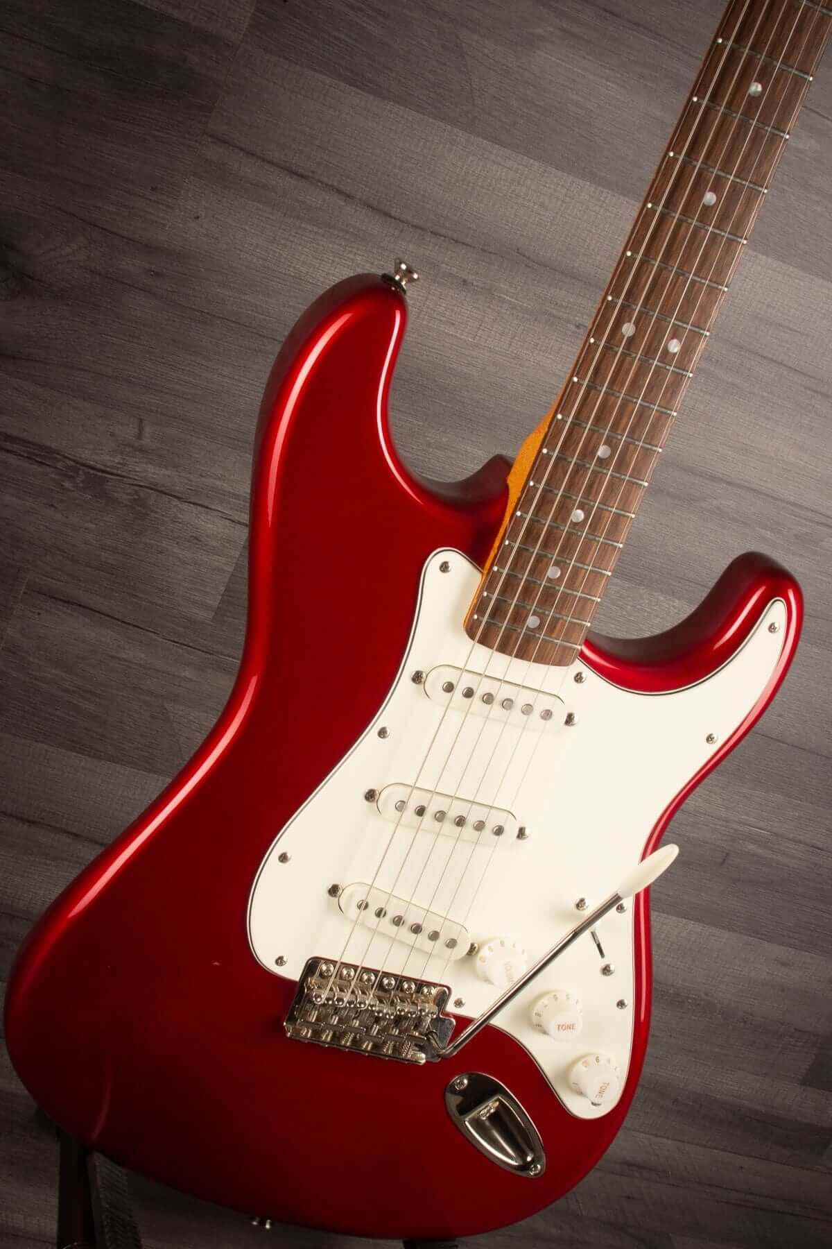 USED - Squier Classic Vibe '60s Stratocaster Candy Apple Red (Highwood saddles)