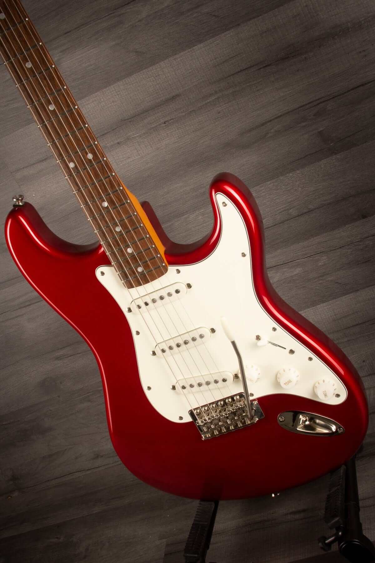 USED - Squier Classic Vibe '60s Stratocaster Candy Apple Red (Highwood saddles)