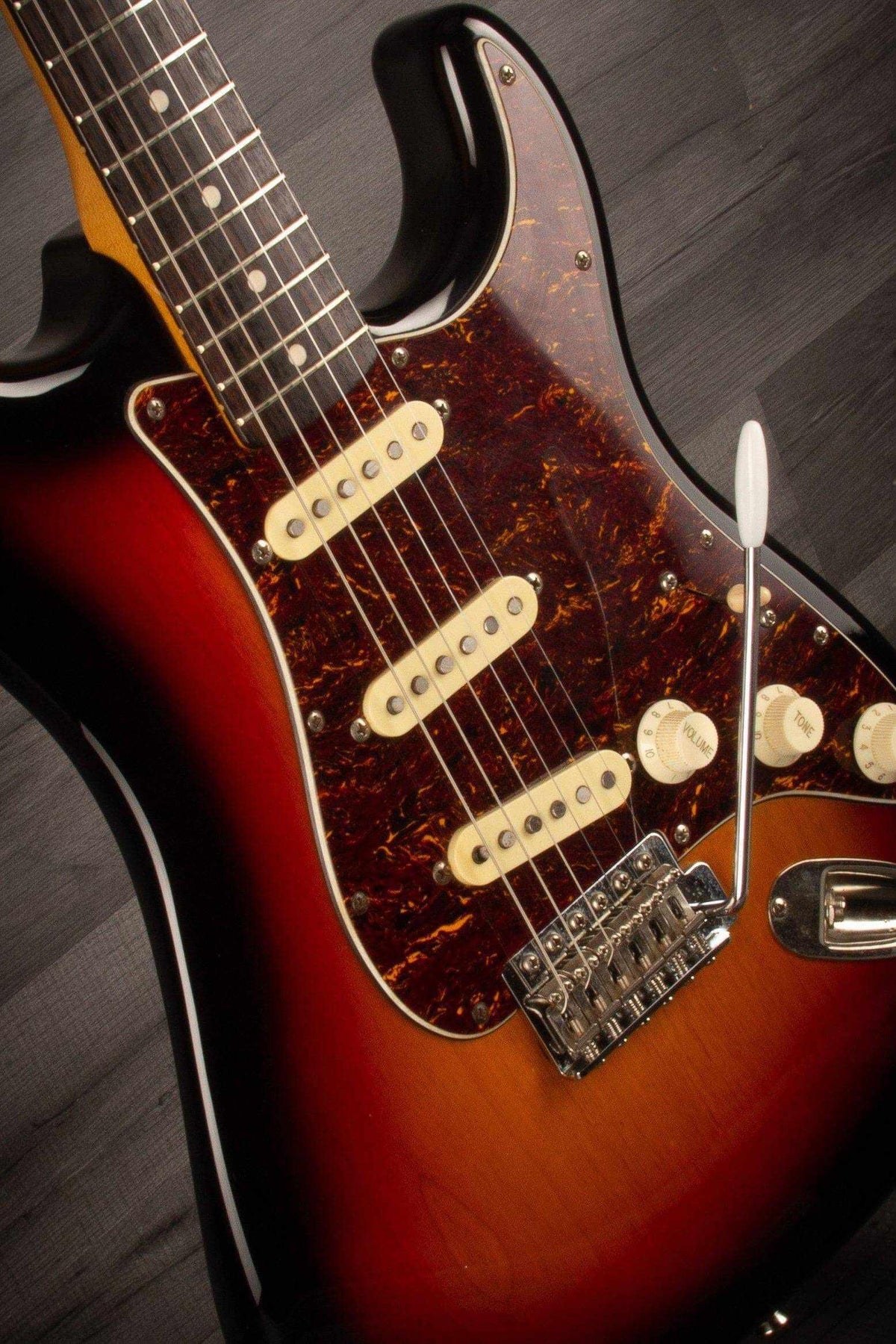 USED - Squier Stratocaster Classic Vibe '60S - 3 Tone Sunburst