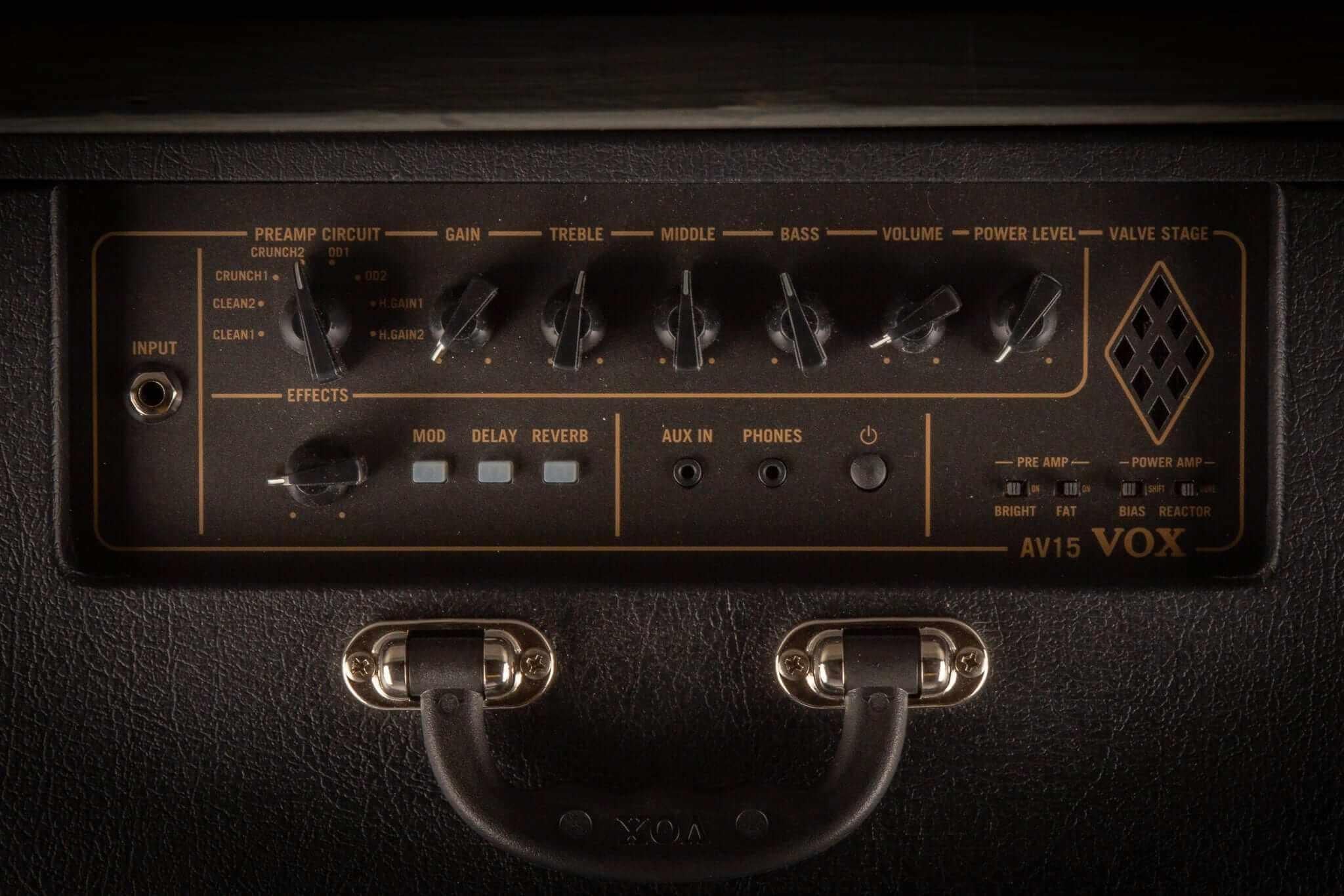 USED - Vox Av15