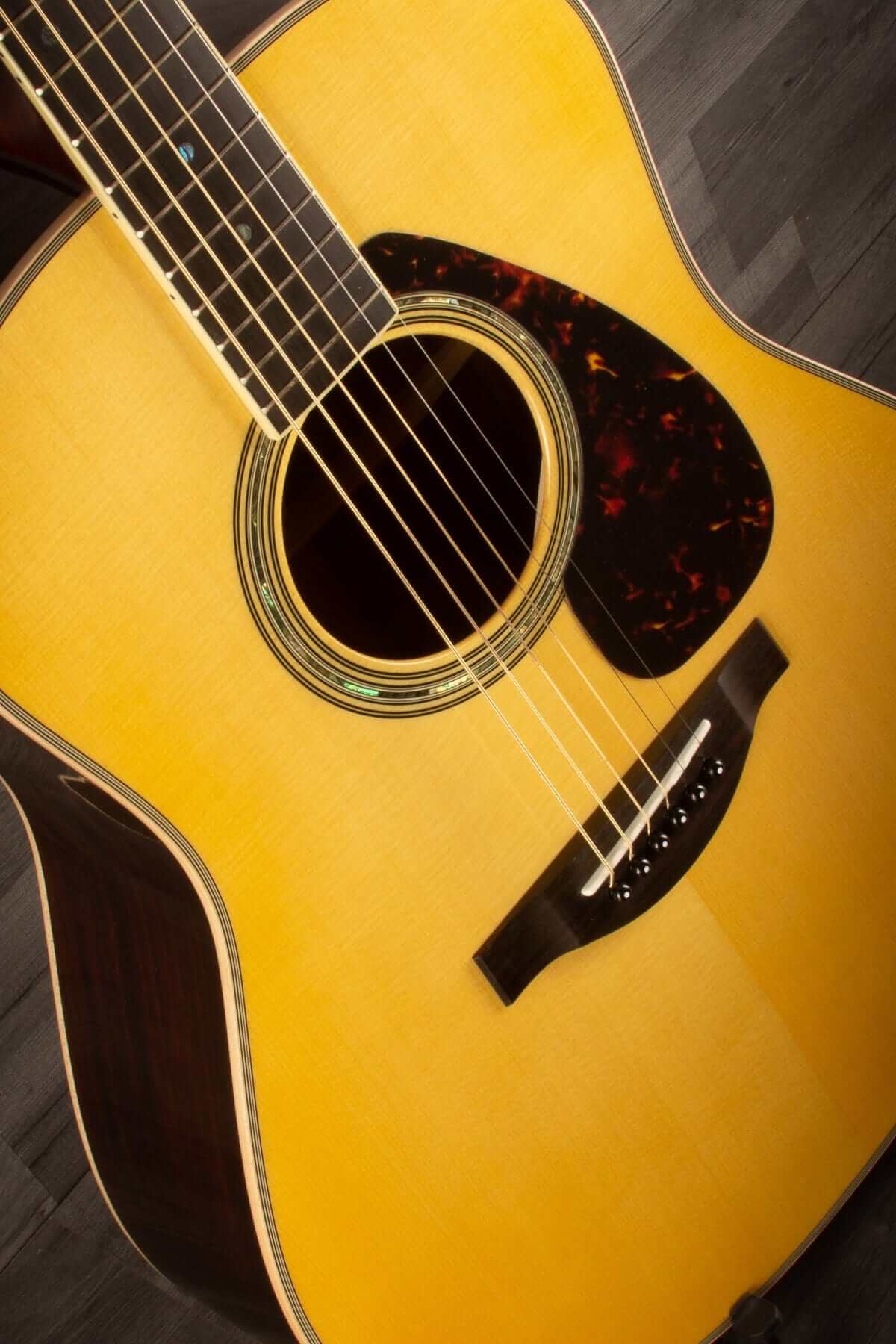 USED - Yamaha LL16 ARE Natural inc case
