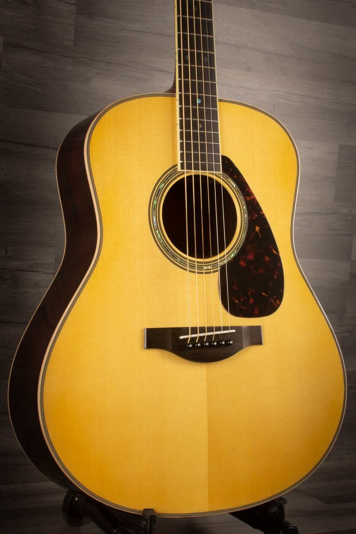 Yamaha Acoustic Guitar USED - Yamaha LL16 ARE Natural inc case