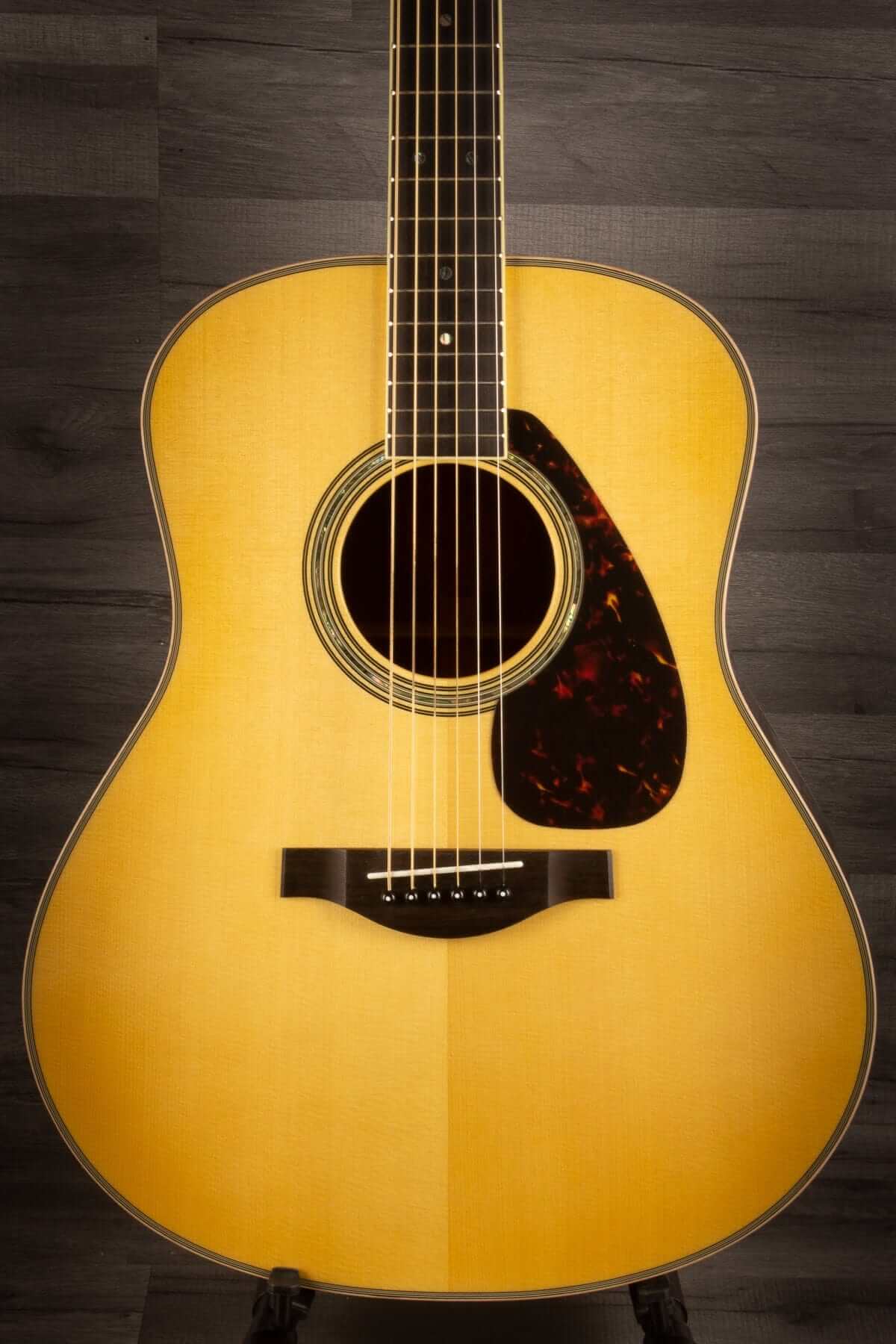 USED - Yamaha LL16 ARE Natural inc case