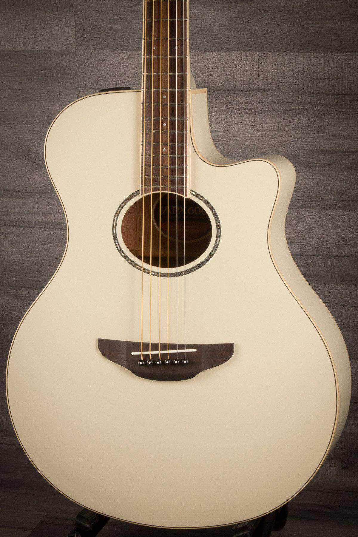 Yamaha APX600 Electro Acoustic - Vintage White