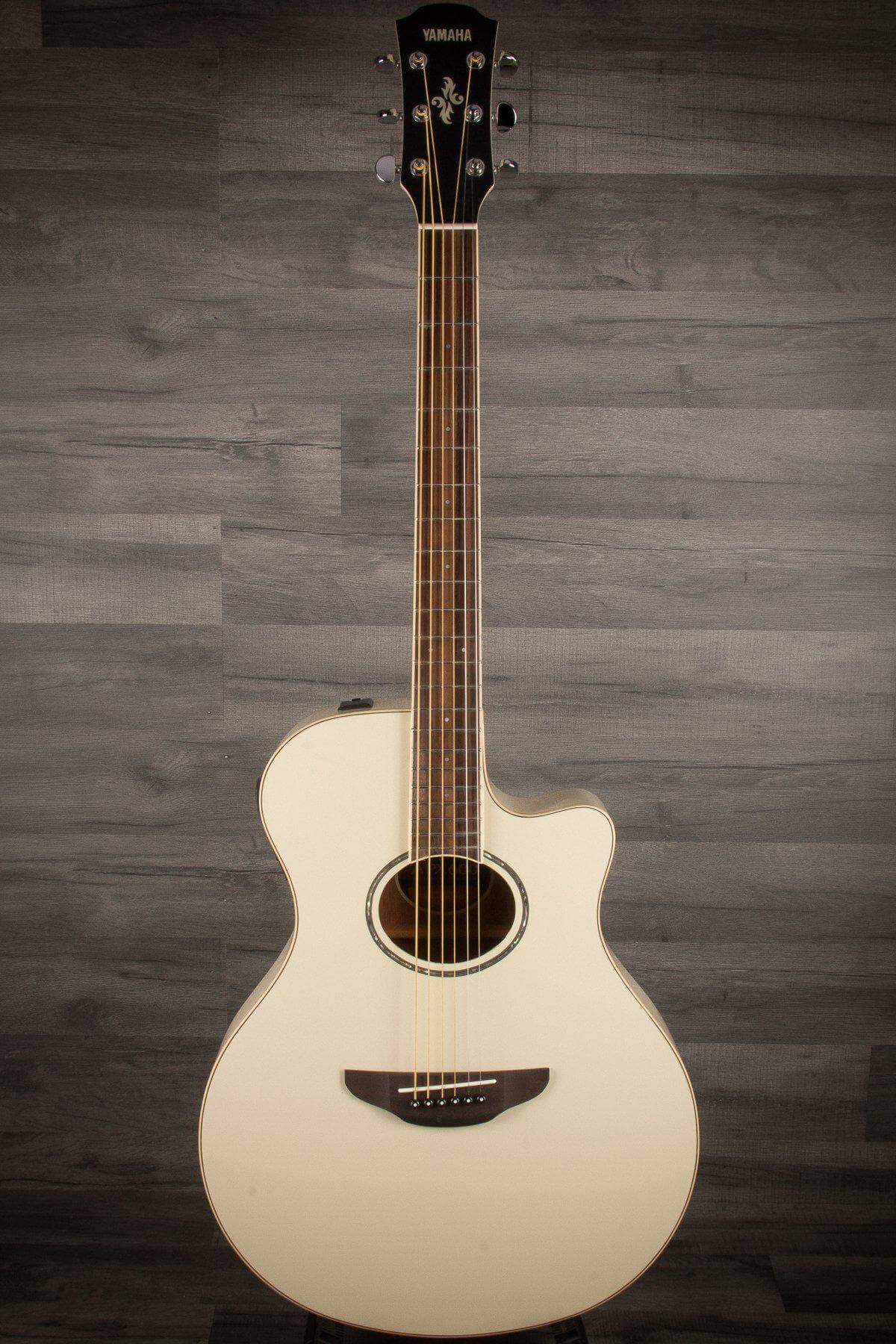 Yamaha APX600 Electro Acoustic - Vintage White
