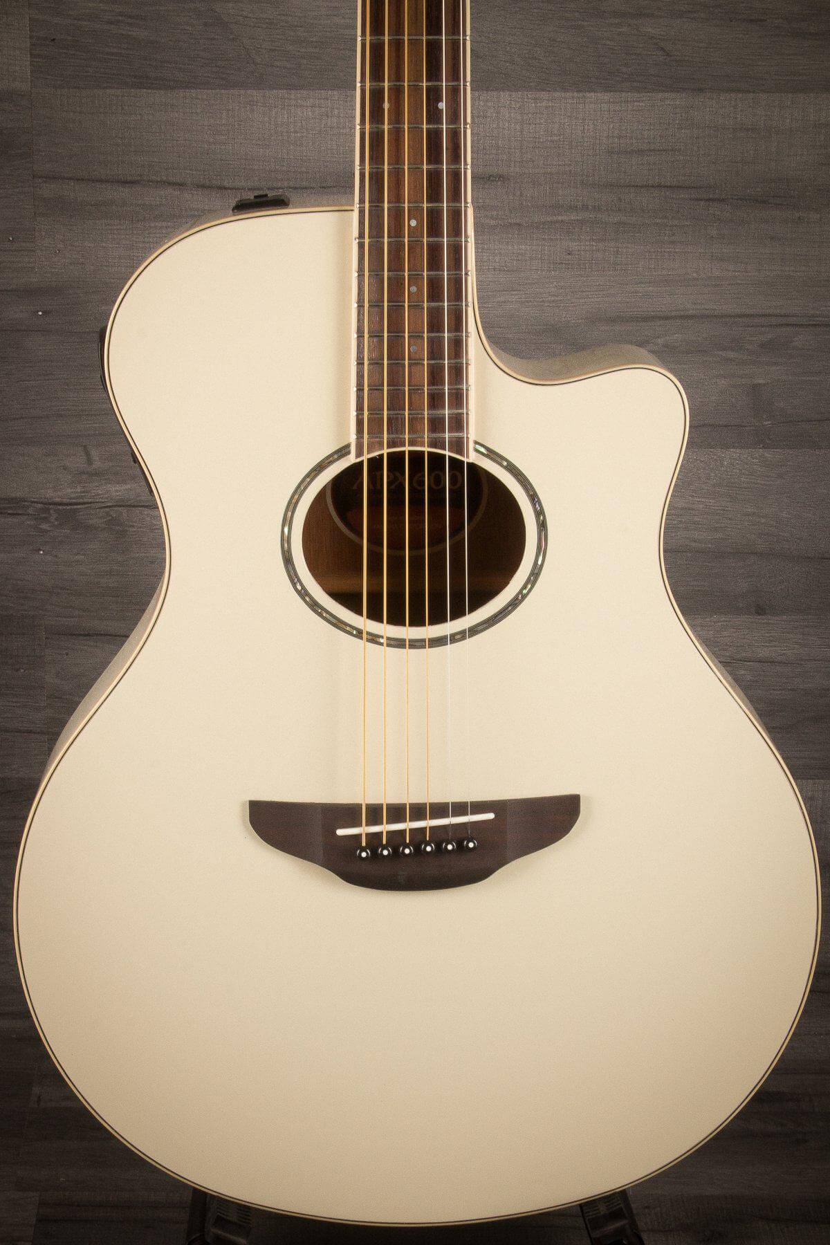 Yamaha APX600 Electro Acoustic - Vintage White