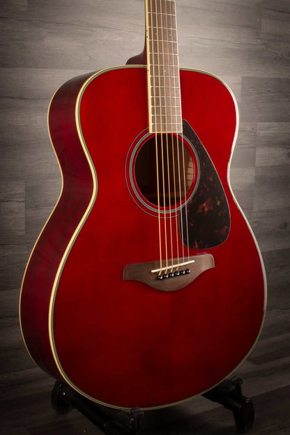 Yamaha FS820 - Ruby Red