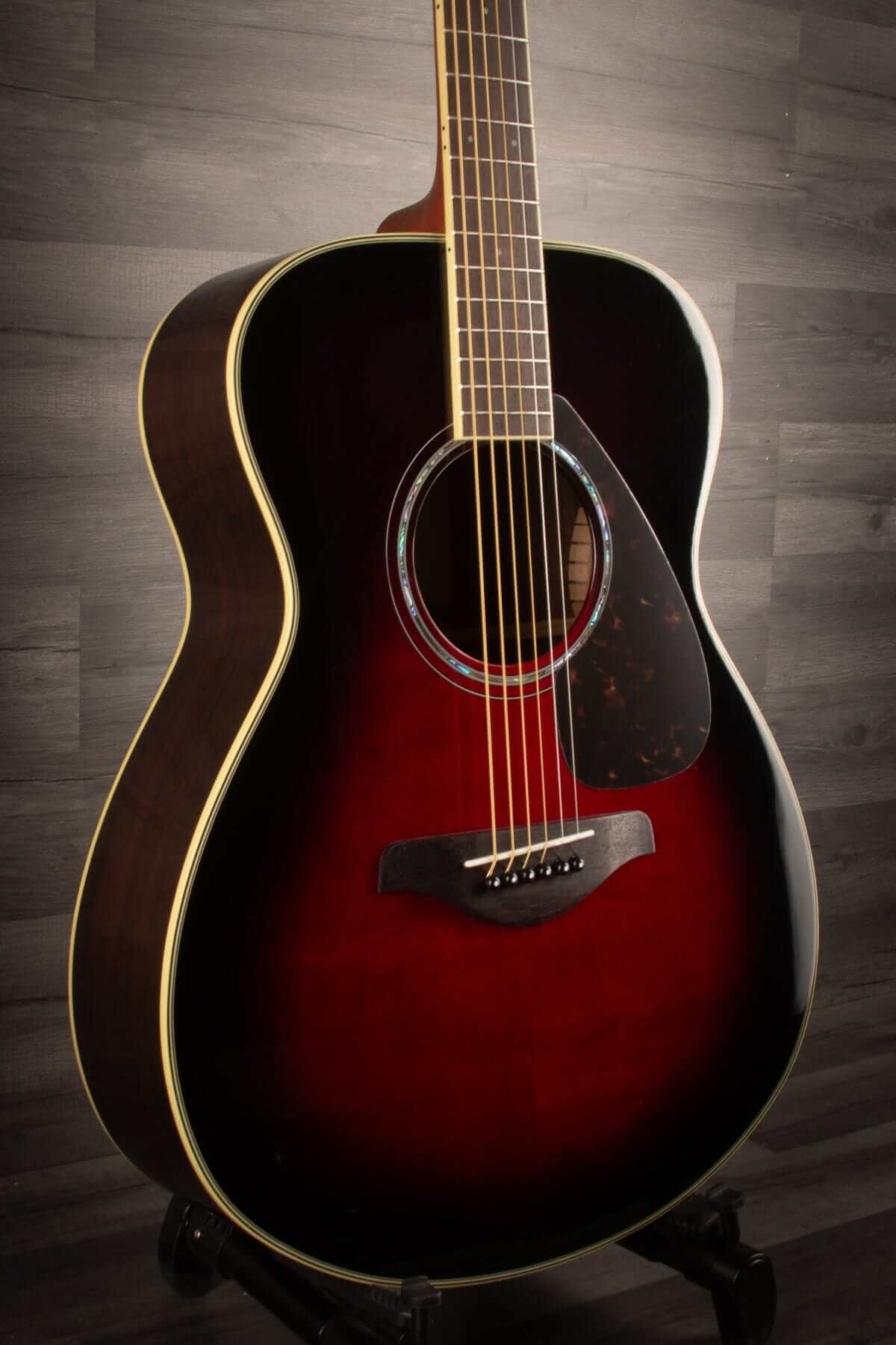 Yamaha FS830 - Dusk Sun Red