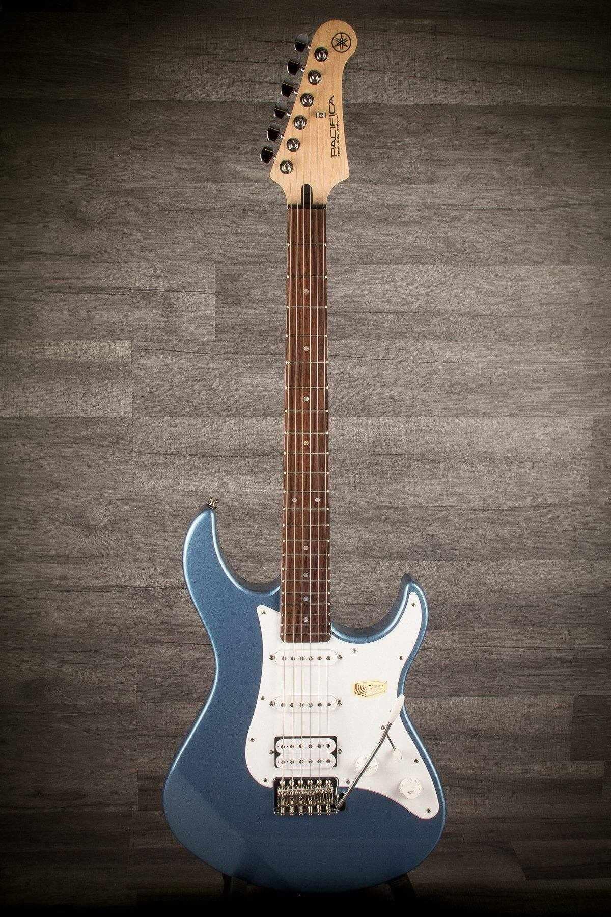 B Stock - Yamaha Pacifica 112J - Lake Placid Blue