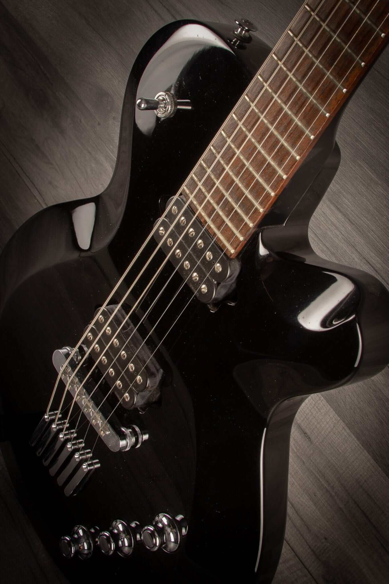 USED - Yamaha AES820D6 BLACK