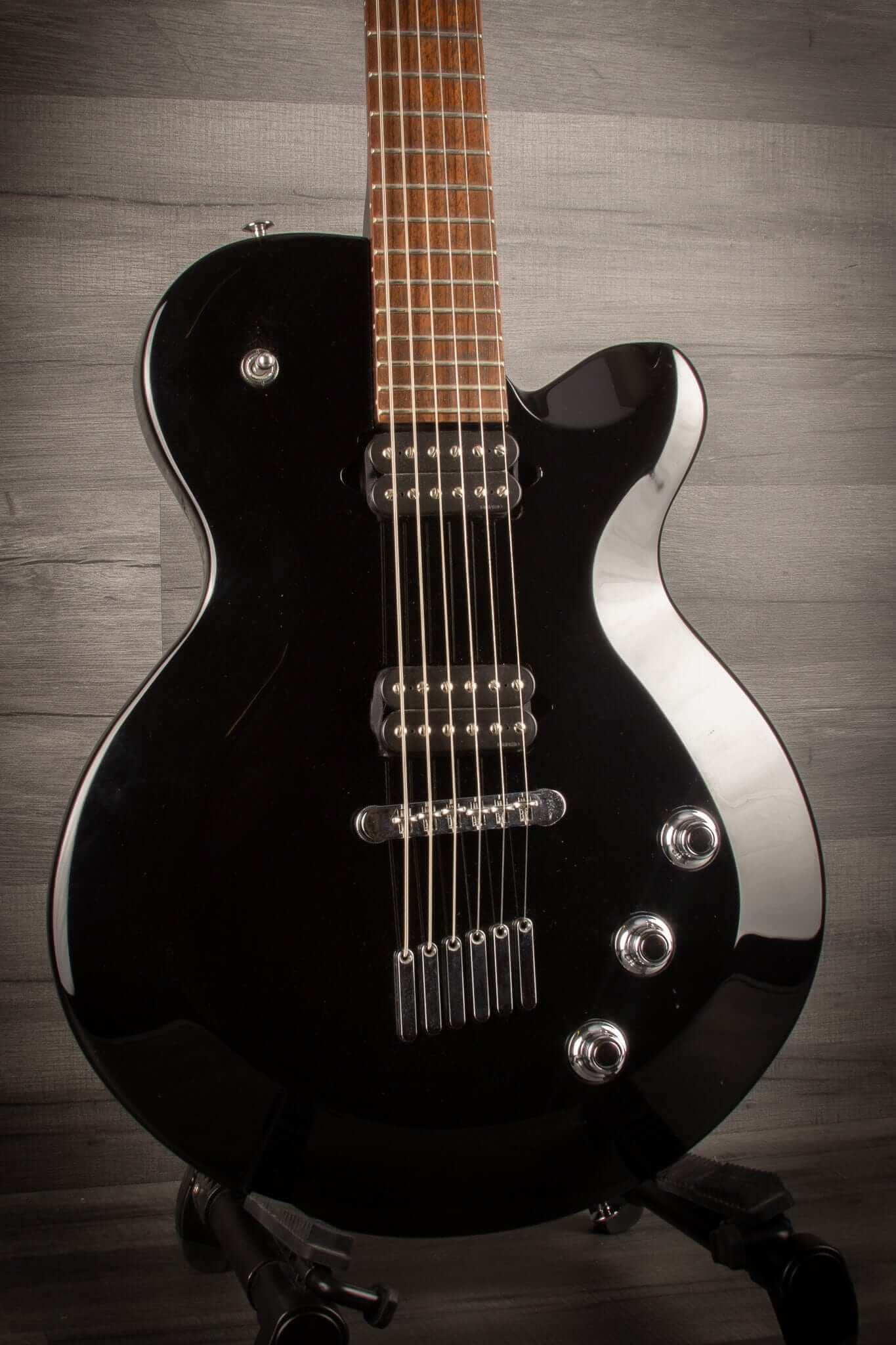 USED - Yamaha AES820D6 BLACK