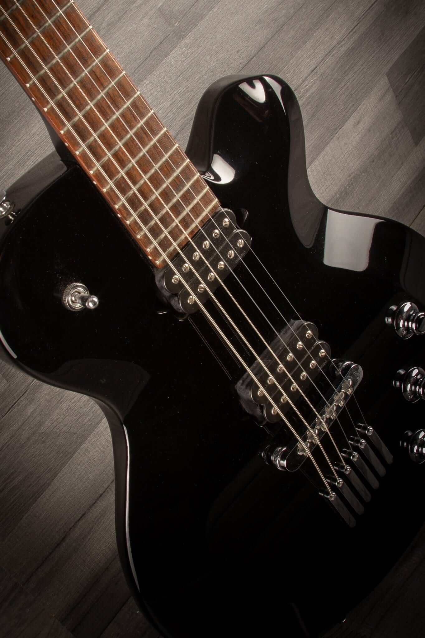 USED - Yamaha AES820D6 BLACK