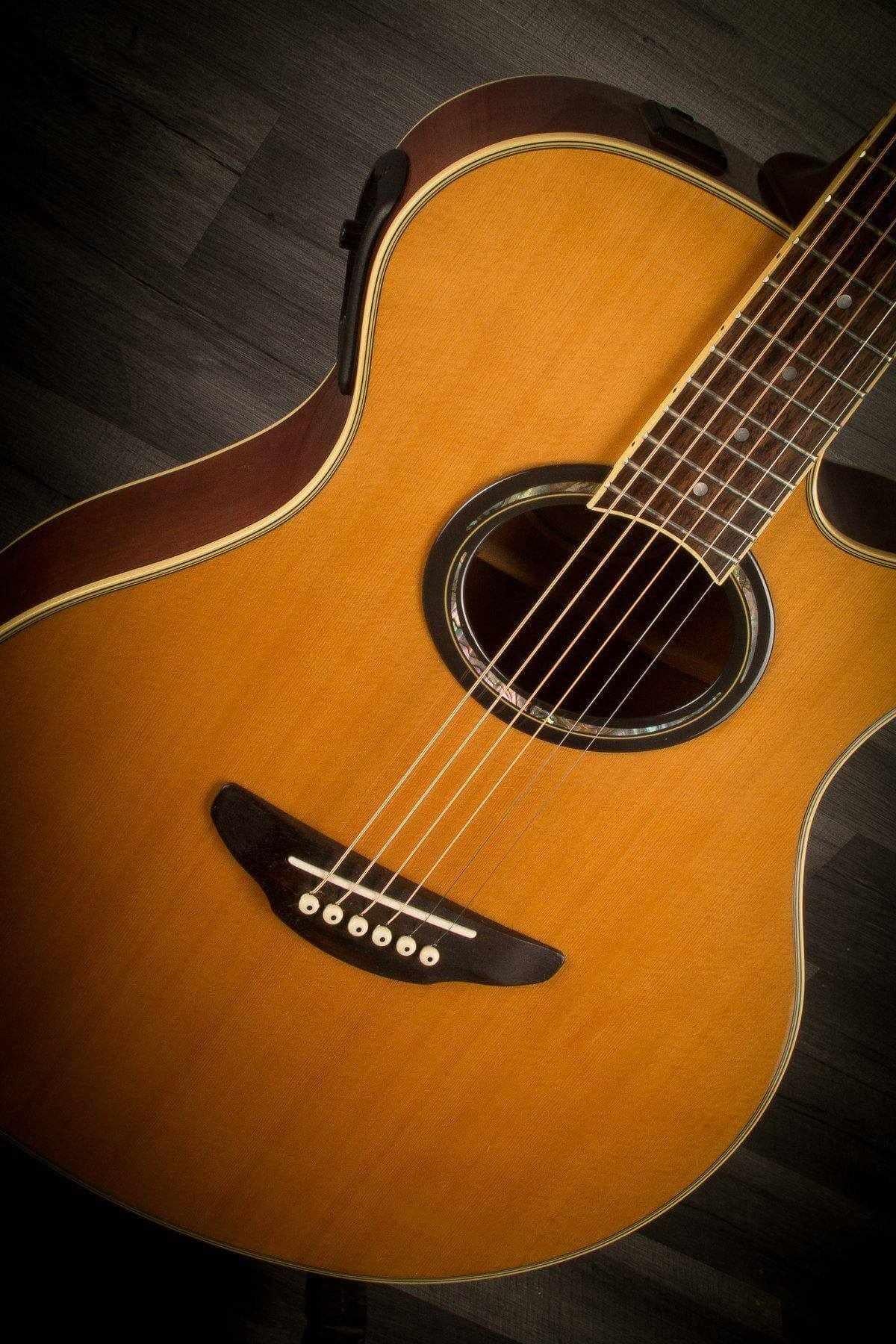 USED - Yamaha APX7 with hard case