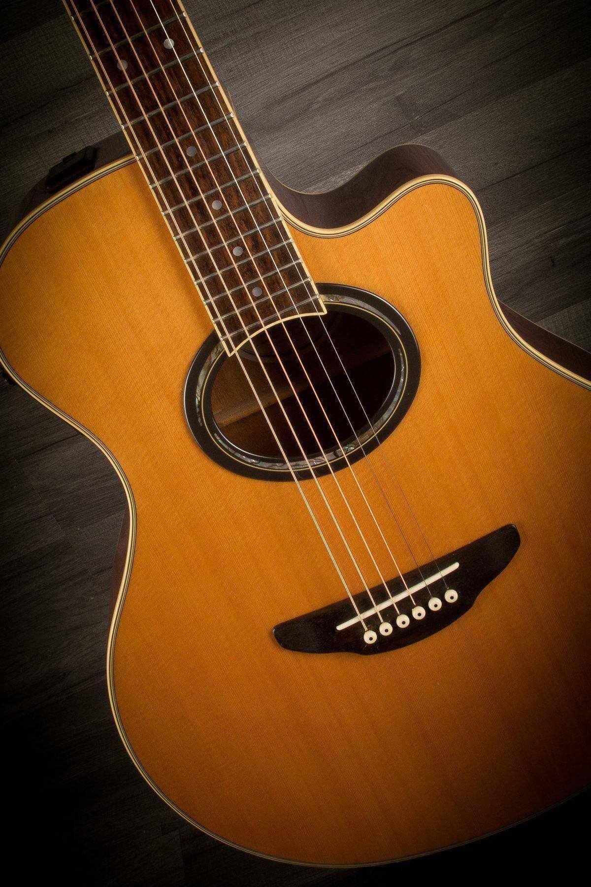 USED - Yamaha APX7 with hard case